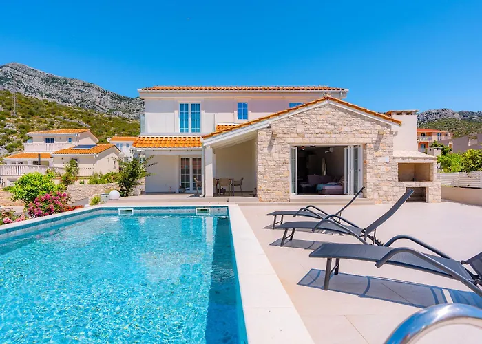 Villa Bohemica With Private Heated Pool
