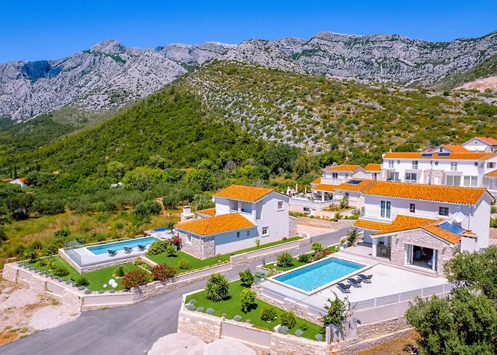 Villa Bohemica With Private Heated Pool